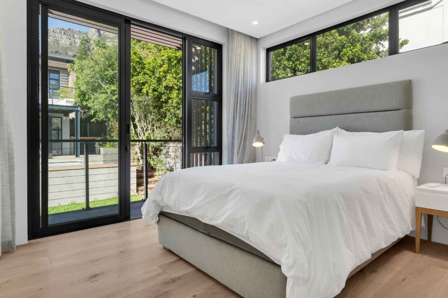 6 Bedroom Property for Sale in Camps Bay Western Cape